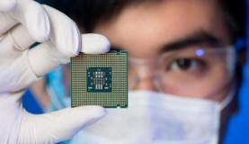 Intel отложил выпуск новых процессоров